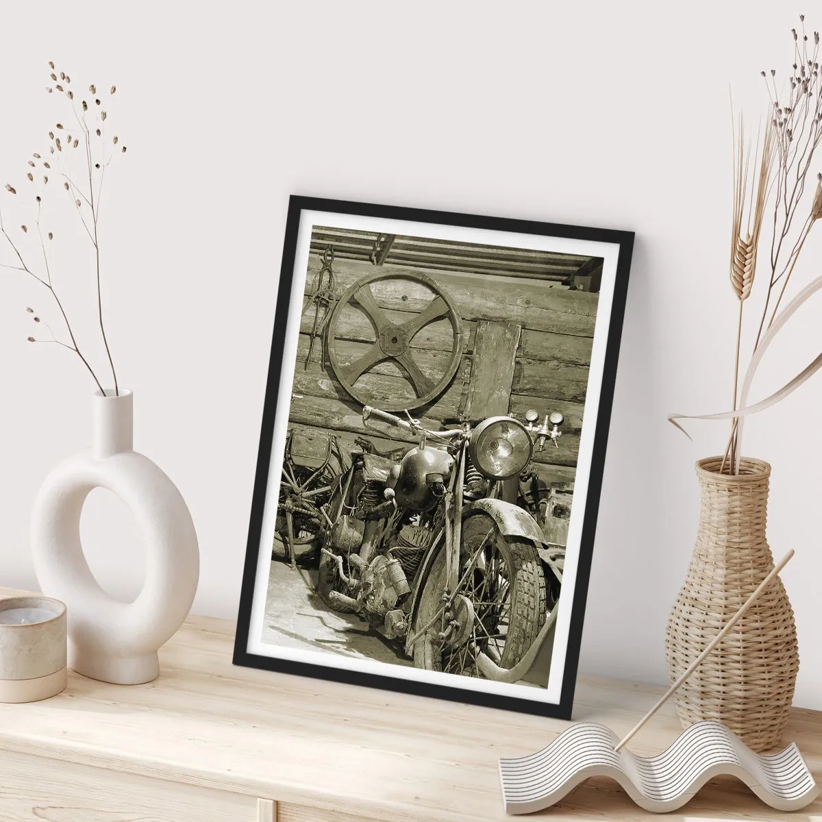 Poster in einem schwarzem Rahmen - Im Schuppen von Onkel Władek - 40x50 cm