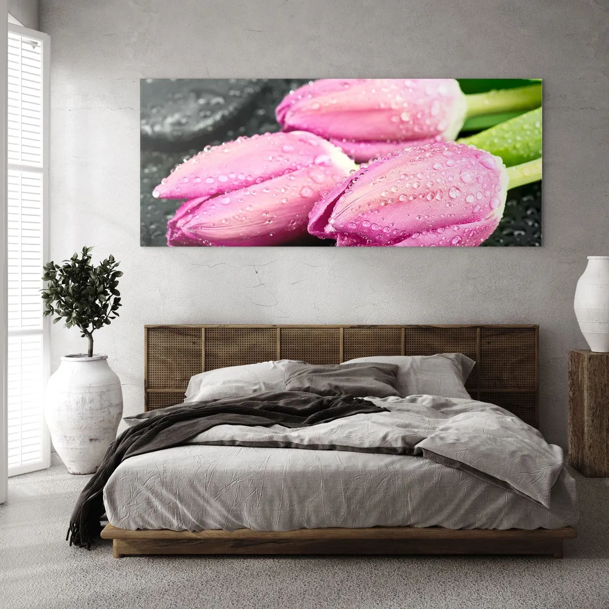 Glasbild - Bild auf glas - Drei rosa Tulpen mit Wassertropfen auf schwarzem Hintergrund - 140x50cm - Liladrei auf schwarzem Stein - Moderne Wanddekoration für Wohnzimmer und Schlafzimmer ARTTOR