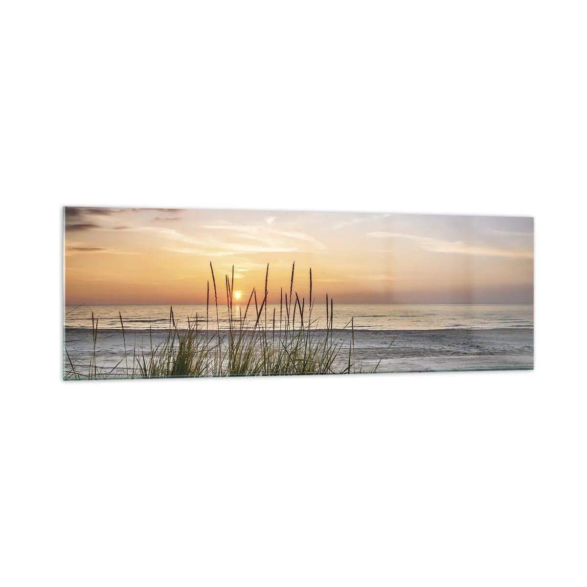 Glasbild - Bild auf glas - Ein Sandstrand bei Sonnenuntergang mit Gras im Hintergrund - 160x50cm - Schau, denk, fühl - Moderne Wanddekoration für Wohnzimmer und Schlafzimmer ARTTOR