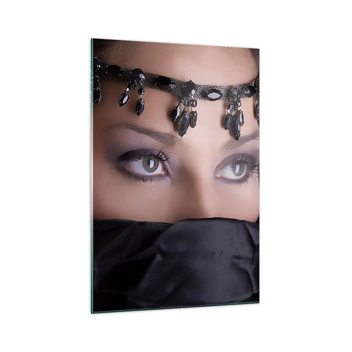 Glasbild - Bild auf glas - Porträt einer Frau mit dekorativem Schmuck vor schwarzem Hintergrund - 70x100cm - Orientalisches verführerisches Geheimnis - Moderne Wanddekoration für Wohnzimmer und Schlafzimmer ARTTOR