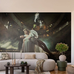Fototapete Premium Sand - Ein Engel hält eine Frau in einem verlassenen Gebäude. - 100x70cm - Der Geist des alten Theaters - Moderne Wanddekoration für Wohnzimmer und Schlafzimmer ARTTOR