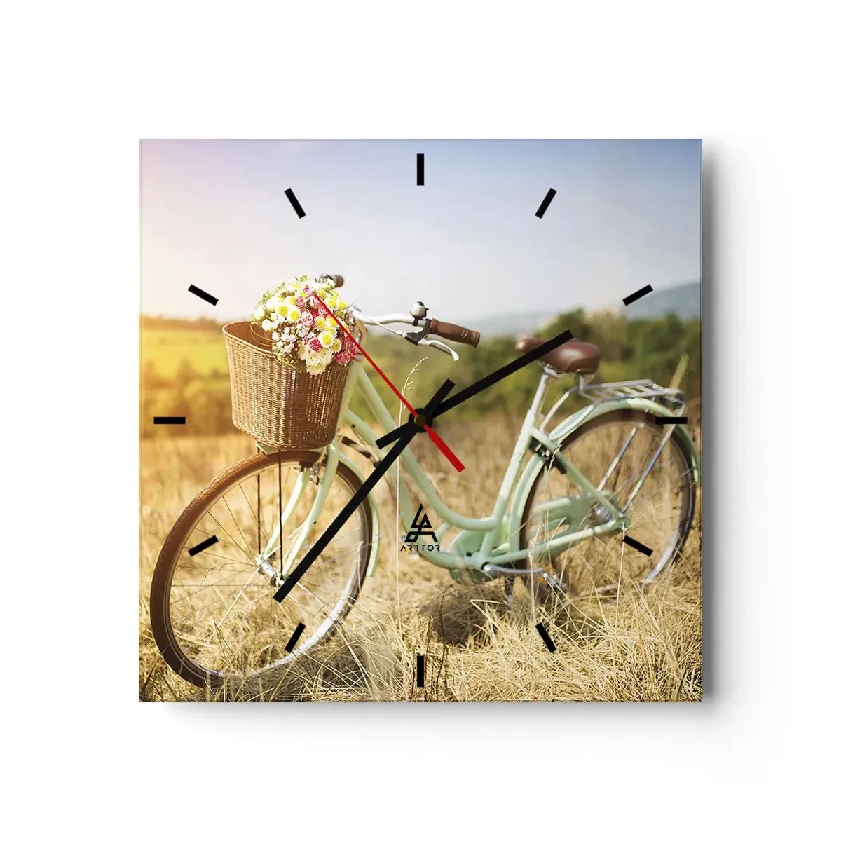 Wanduhr - Glasuhr - Ein Retro-Fahrrad mit einem Korb voller Blumen vor einem Wiesenhintergrund. - 30x30cm - Ich bleibe eine Weile hier - Moderne Wanddekoration für Wohnzimmer und Schlafzimmer ARTTOR