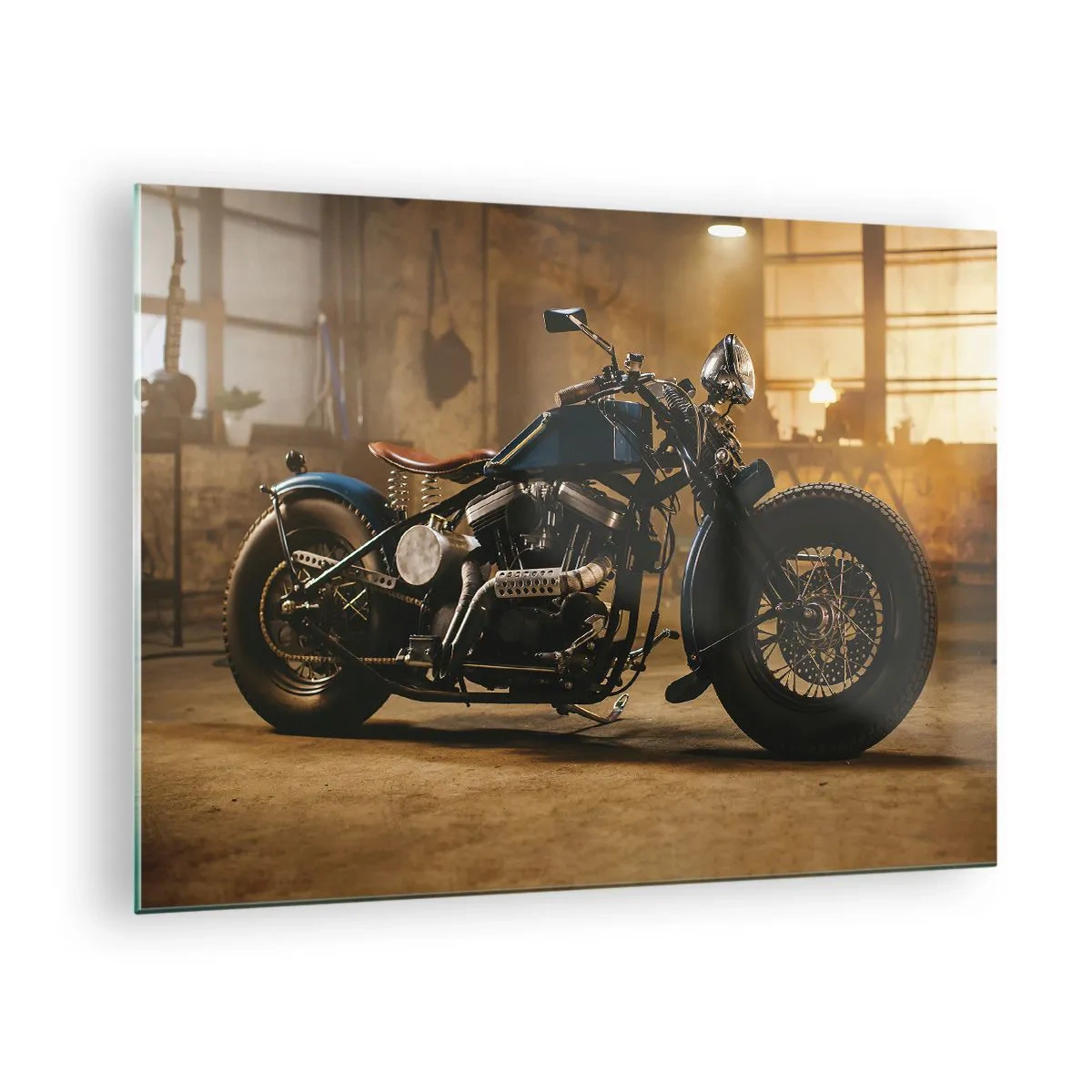Glasbild - Bild auf glas - Stimmungsvolle Aufnahme eines klassischen Motorrads in einer Garage - 70x50cm - Ich kann alles - Moderne Wanddekoration für Wohnzimmer und Schlafzimmer ARTTOR