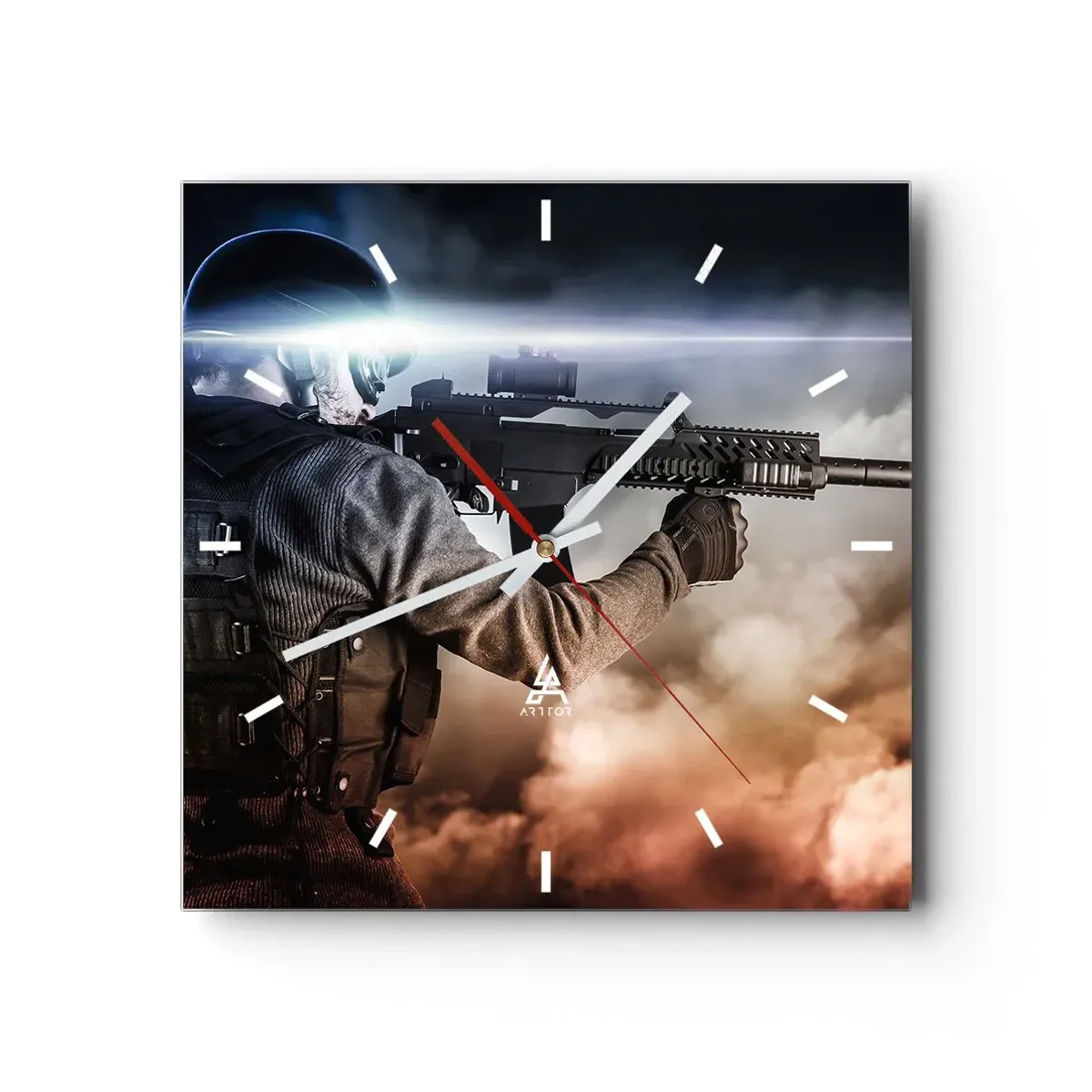 Wanduhr - Glasuhr - Ein Soldat im Einsatz mit einem Gewehr vor einem Hintergrund aus Wolken und Licht. - 30x30cm - Nur ein Held - Moderne Wanddekoration für Wohnzimmer und Schlafzimmer ARTTOR