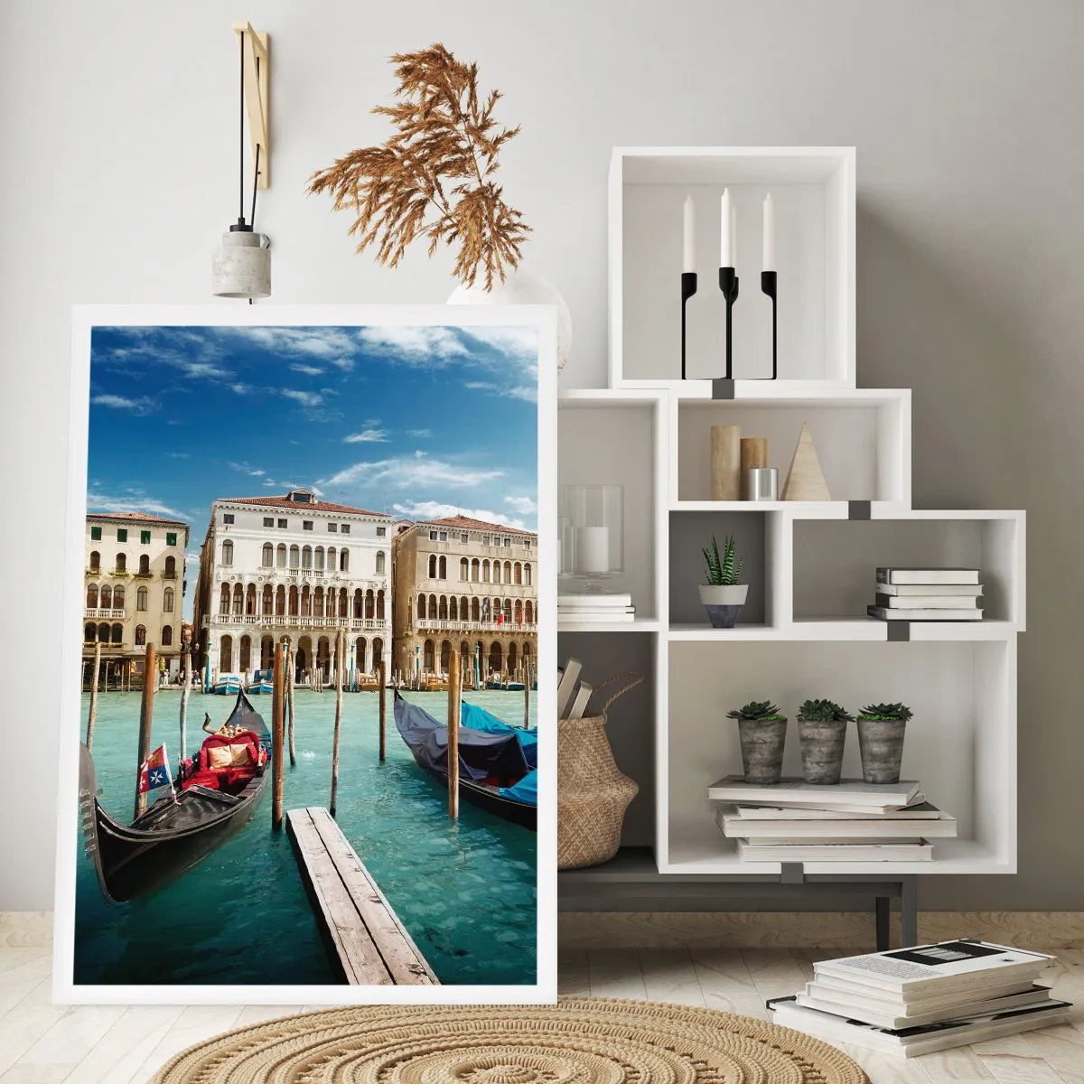 Poster - Gondeln auf dem Wasser mit historischen Gebäuden im Hintergrund in Venedig - 50x70cm - Paläste in Blau - Moderne Wanddekoration für Wohnzimmer und Schlafzimmer ARTTOR