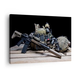 Bild auf Leinwand - Leinwandbild - Taktische Ausrüstung mit einem Gewehr auf einem Holztisch - 70x50cm - Sich ausruhen! - Moderne Wanddekoration für Wohnzimmer und Schlafzimmer ARTTOR