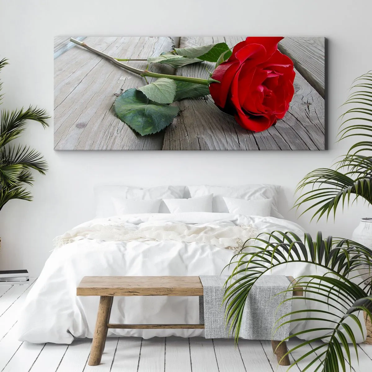 Bild auf Leinwand - Leinwandbild - Rote Rose auf einem hölzernen Hintergrund - 120x50cm - Eine Studie in Scharlachrot - Moderne Wanddekoration für Wohnzimmer und Schlafzimmer ARTTOR