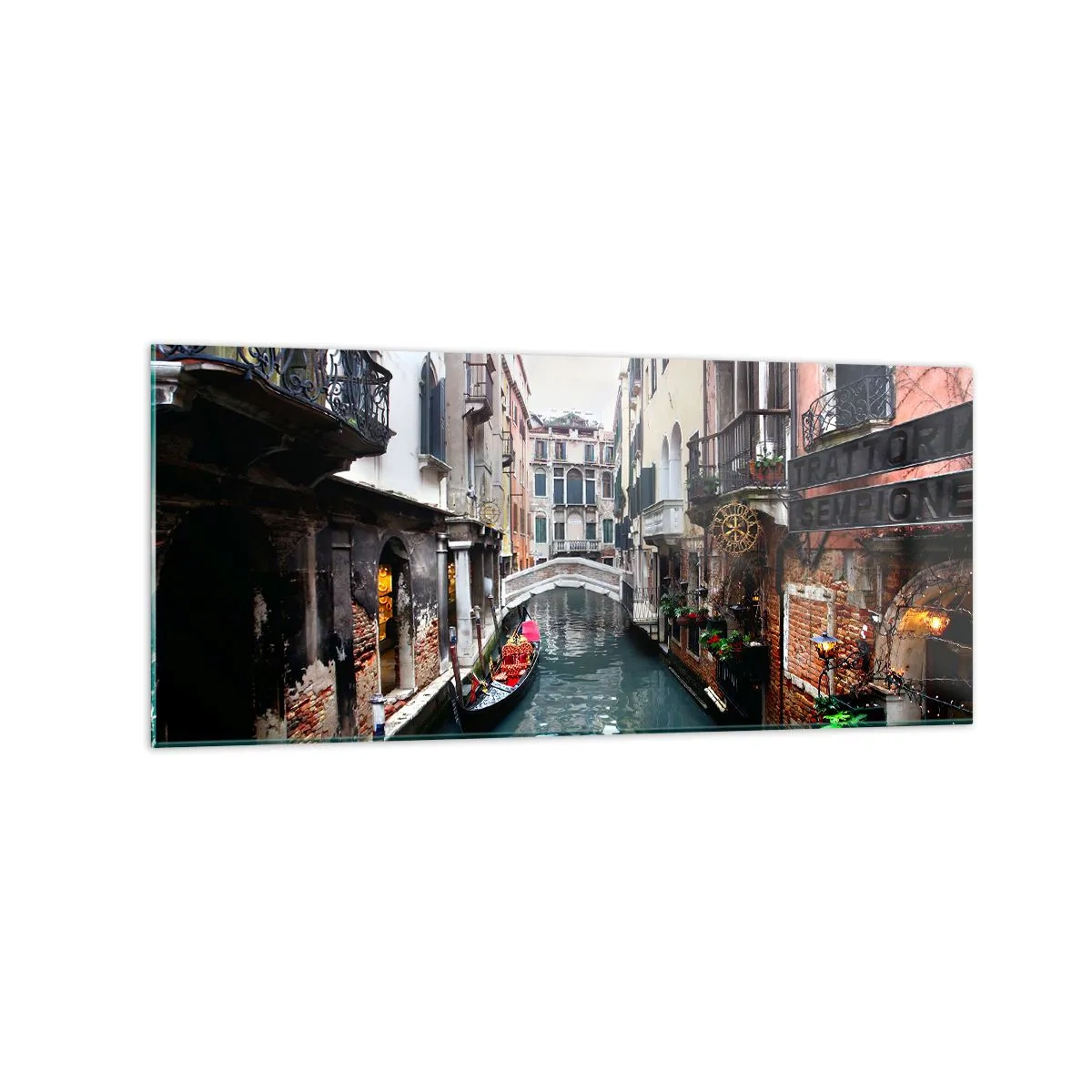 Glasbild - Bild auf glas - Ein Kanal in Venedig mit einer Gondel und historischen Gebäuden - 120x50cm - Venezianische Landschaft mit Gondel und Brücke - Moderne Wanddekoration für Wohnzimmer und Schlafzimmer ARTTOR