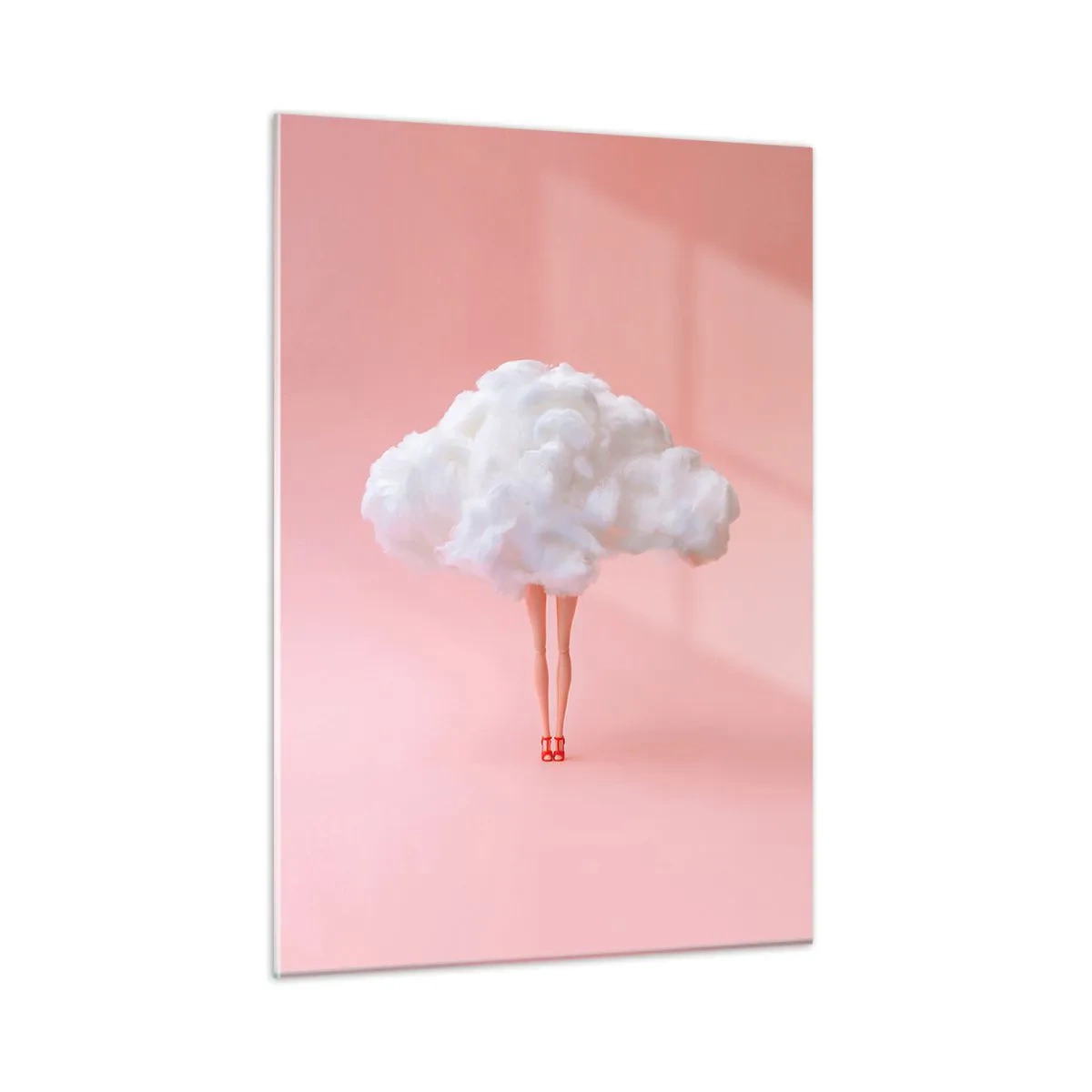 Glasbild - Bild auf glas - Eine Frauenfigur mit einer Wolke anstelle eines Kleides vor einem pastellrosa Hintergrund. - 50x70cm - Süßes Versprechen - Moderne Wanddekoration für Wohnzimmer und Schlafzimmer ARTTOR