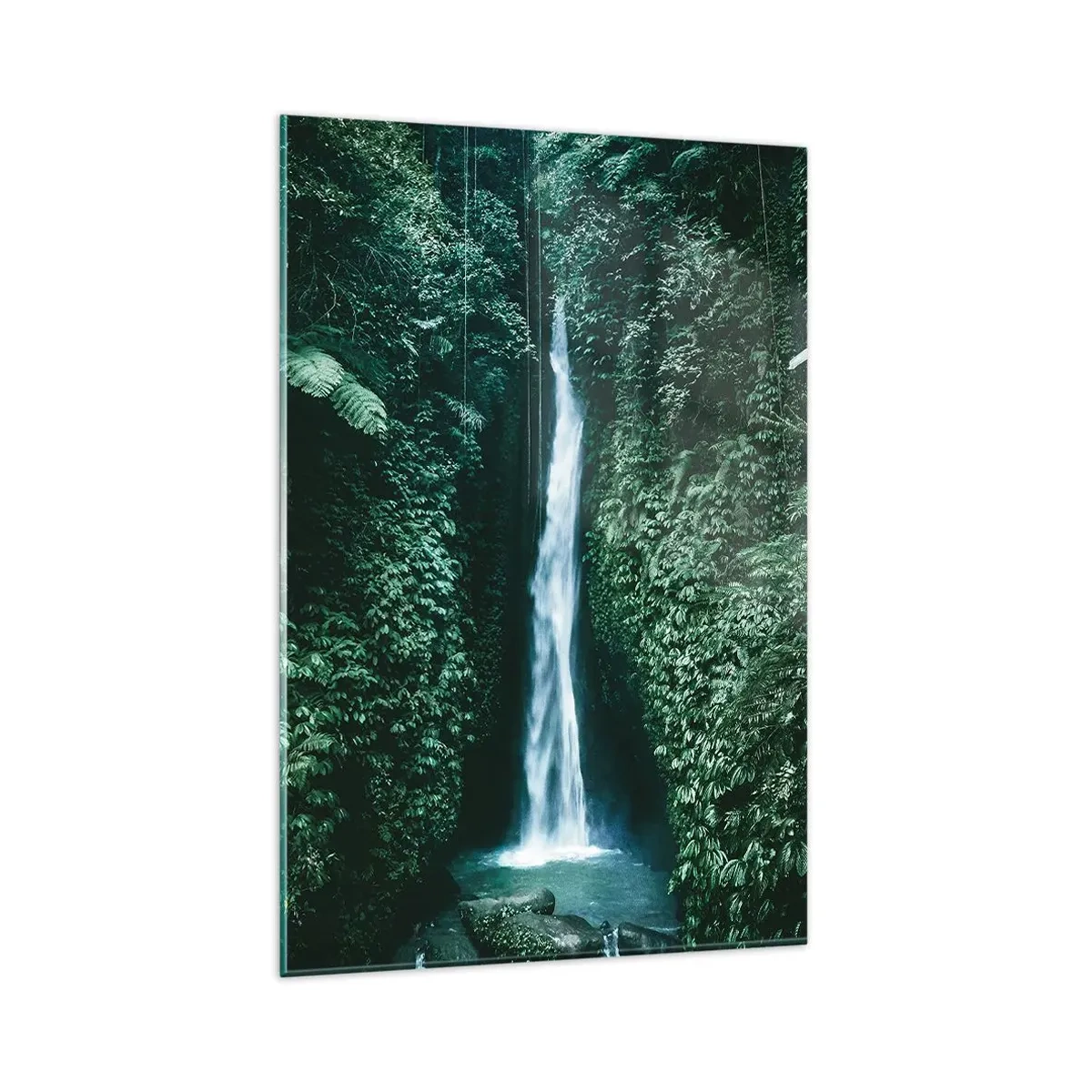 Glasbild - Bild auf glas - Ein Wasserfall, umgeben von dichter tropischer Vegetation - 80x120cm - Tropisches Spa - Moderne Wanddekoration für Wohnzimmer und Schlafzimmer ARTTOR