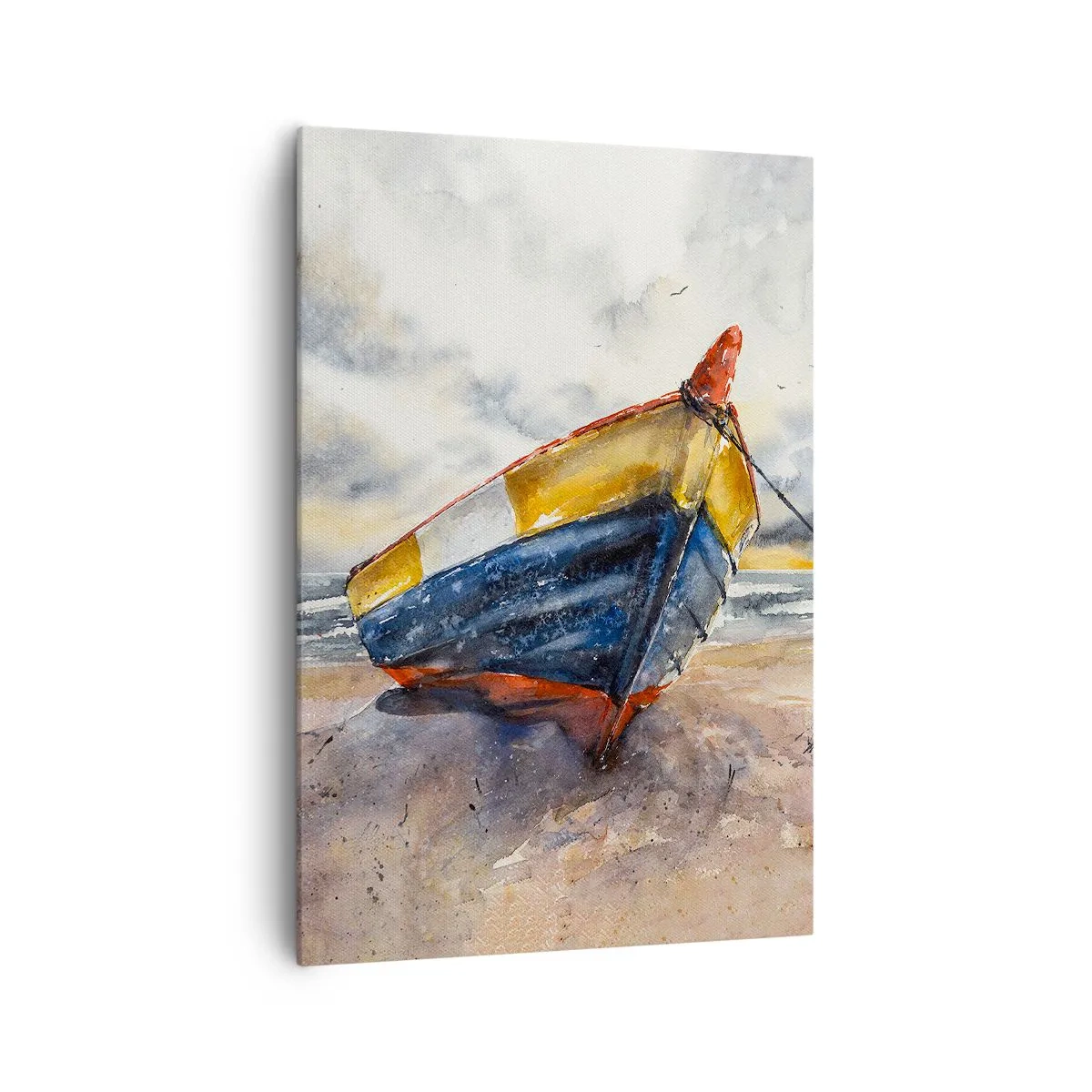 Bild auf Leinwand - Leinwandbild - Ein malerisches Boot am Strand unter einem bewölkten Himmel - 70x100cm - Erholung am Ufer - Moderne Wanddekoration für Wohnzimmer und Schlafzimmer ARTTOR