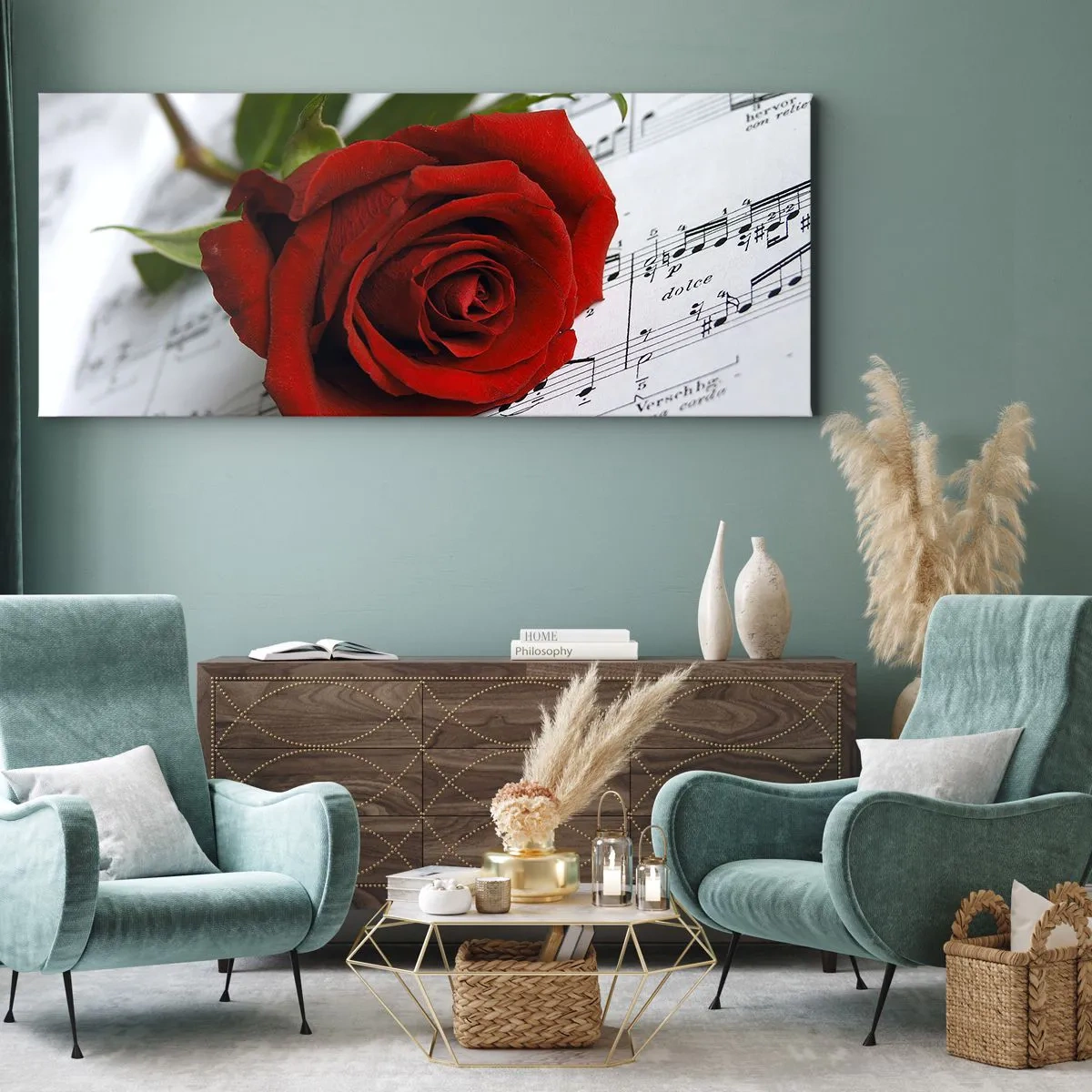 Bild auf Leinwand - Leinwandbild - Eine rote Rose vor einem Hintergrund aus Musiknoten auf weißem Papier. - 120x50cm - Musik der Gefühle in Scharlach - Moderne Wanddekoration für Wohnzimmer und Schlafzimmer ARTTOR