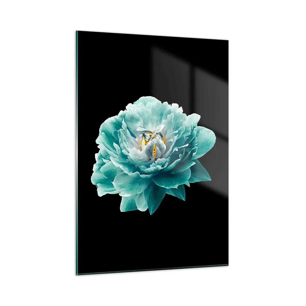 Glasbild - Bild auf glas - Eine türkisfarbene Blume mit gelber Mitte auf schwarzem Hintergrund im glamourösen Stil. - 50x70cm - Blaue und goldene Blütenblätter - Moderne Wanddekoration für Wohnzimmer und Schlafzimmer ARTTOR