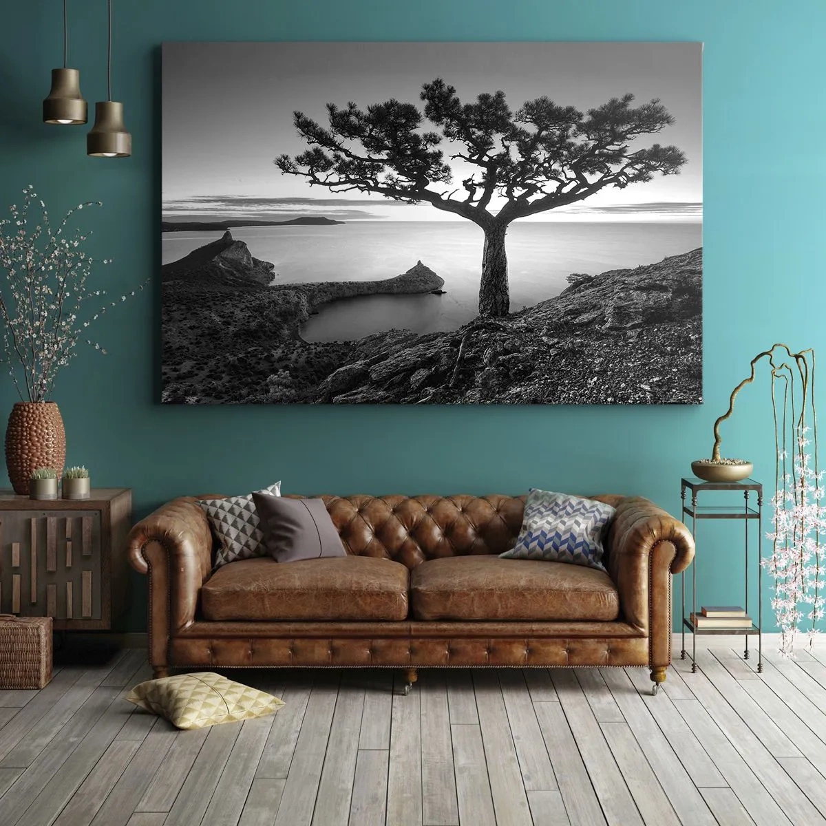 Bild auf Leinwand - Leinwandbild - Schwarz-weiße Landschaft mit einem einsamen Baum auf einer Klippe über dem Meer - 70x50cm - Stille bis zum Horizont - Moderne Wanddekoration für Wohnzimmer und Schlafzimmer ARTTOR