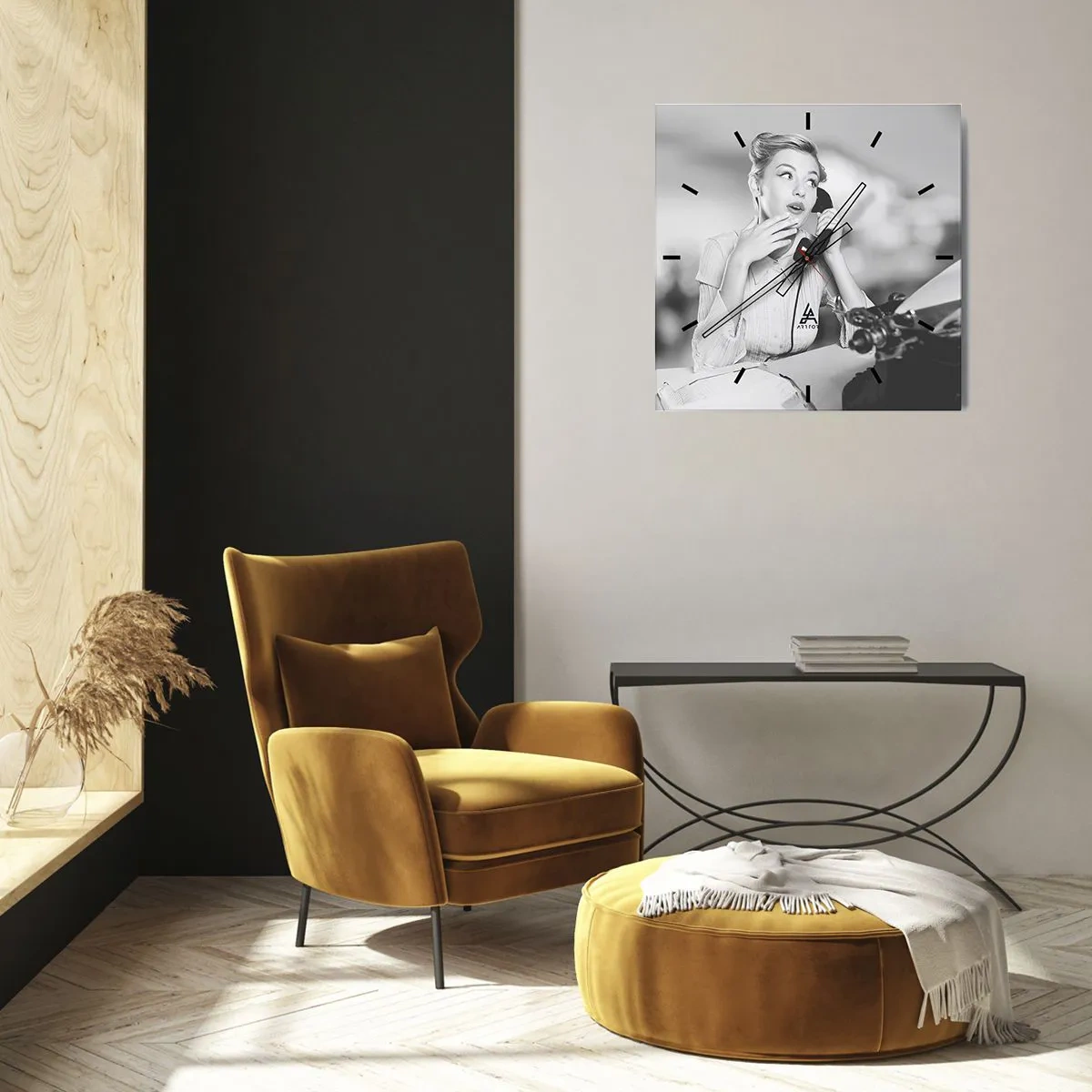 Wanduhr - Glasuhr - Eine Frau telefoniert an einer Schreibmaschine - 30x30cm - Hallo, wir sind in den 1950er Jahren. - Moderne Wanddekoration für Wohnzimmer und Schlafzimmer ARTTOR