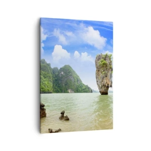 Bild auf Leinwand - Leinwandbild - Eine exotische Felsformation, umgeben von Wasser und Grün unter einem blauen Himmel. - 50x70cm - Felsige Wunder der Natur - Moderne Wanddekoration für Wohnzimmer und Schlafzimmer ARTTOR