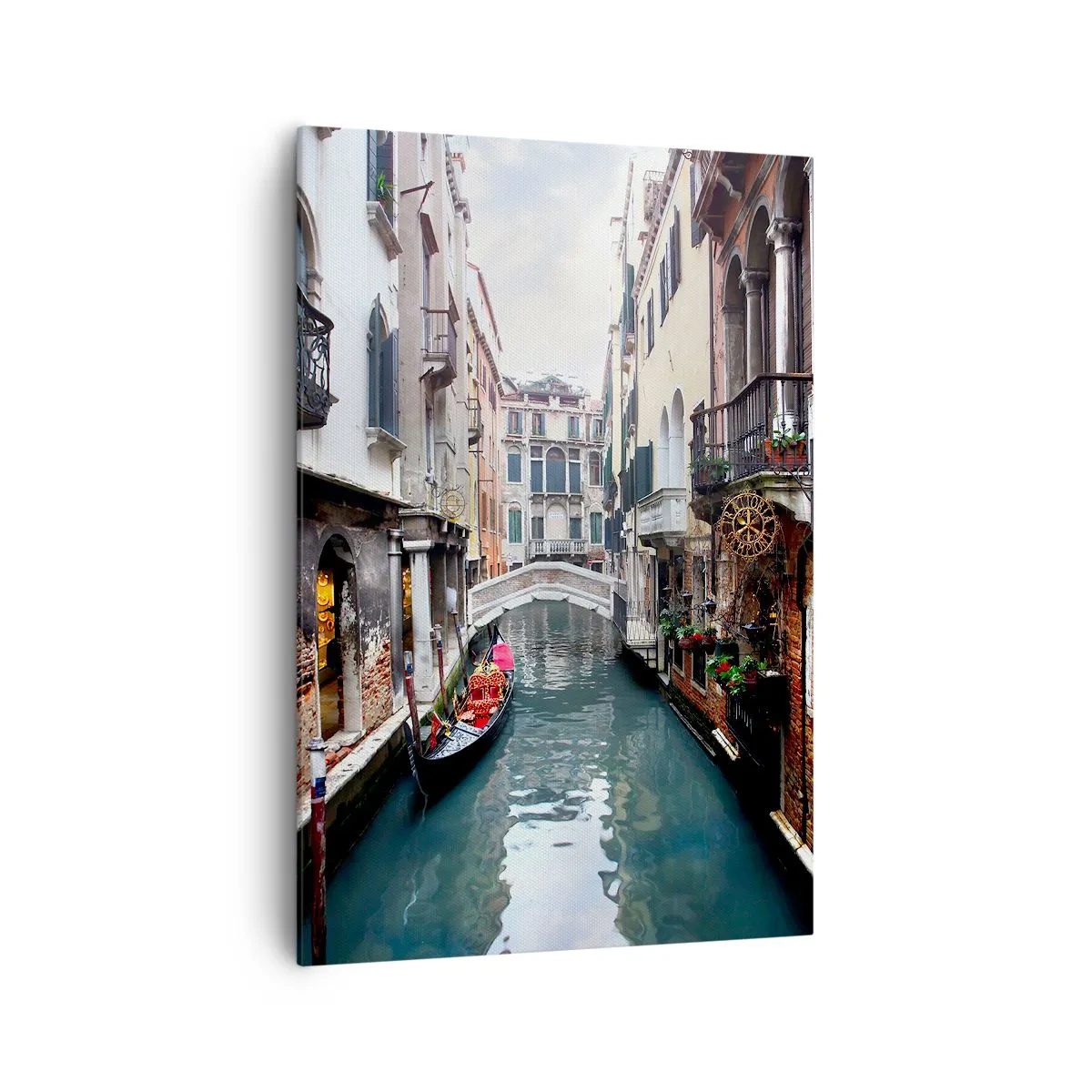 Bild auf Leinwand - Leinwandbild - Ein Kanal in Venedig mit einer Gondel und historischen Gebäuden - 70x100cm - Venezianische Landschaft mit Gondel und Brücke - Moderne Wanddekoration für Wohnzimmer und Schlafzimmer ARTTOR