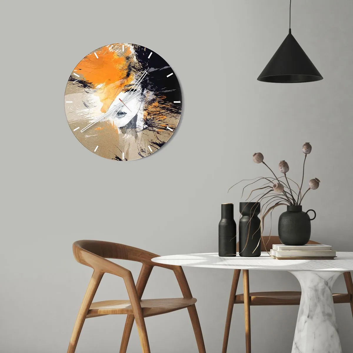 Wanduhr - Glasuhr - Abstraktes Frauenporträt in warmen Orange- und Beigetönen. - 30x30cm - Und es ist Licht - Moderne Wanddekoration für Wohnzimmer, Küche und Schlafzimmer ARTTOR