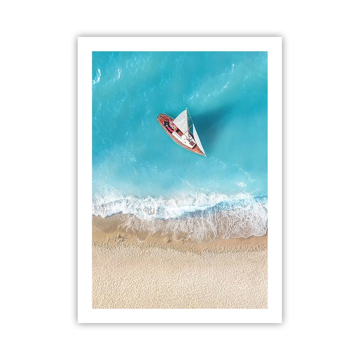 Poster - Eine Yacht vor dem blauen Meer an der Küste - 50x70cm - An der Grenze von Blau und Gold - Moderne Wanddekoration für Wohnzimmer und Schlafzimmer ARTTOR