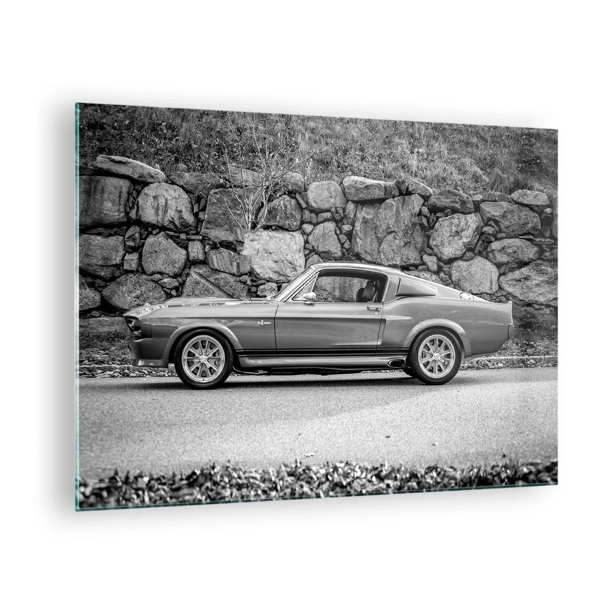 Glasbild - Bild auf glas - Ein Oldtimer vor einer Steinmauer - 70x50cm - Die Legende der 1960er - Moderne Wanddekoration für Wohnzimmer und Schlafzimmer ARTTOR