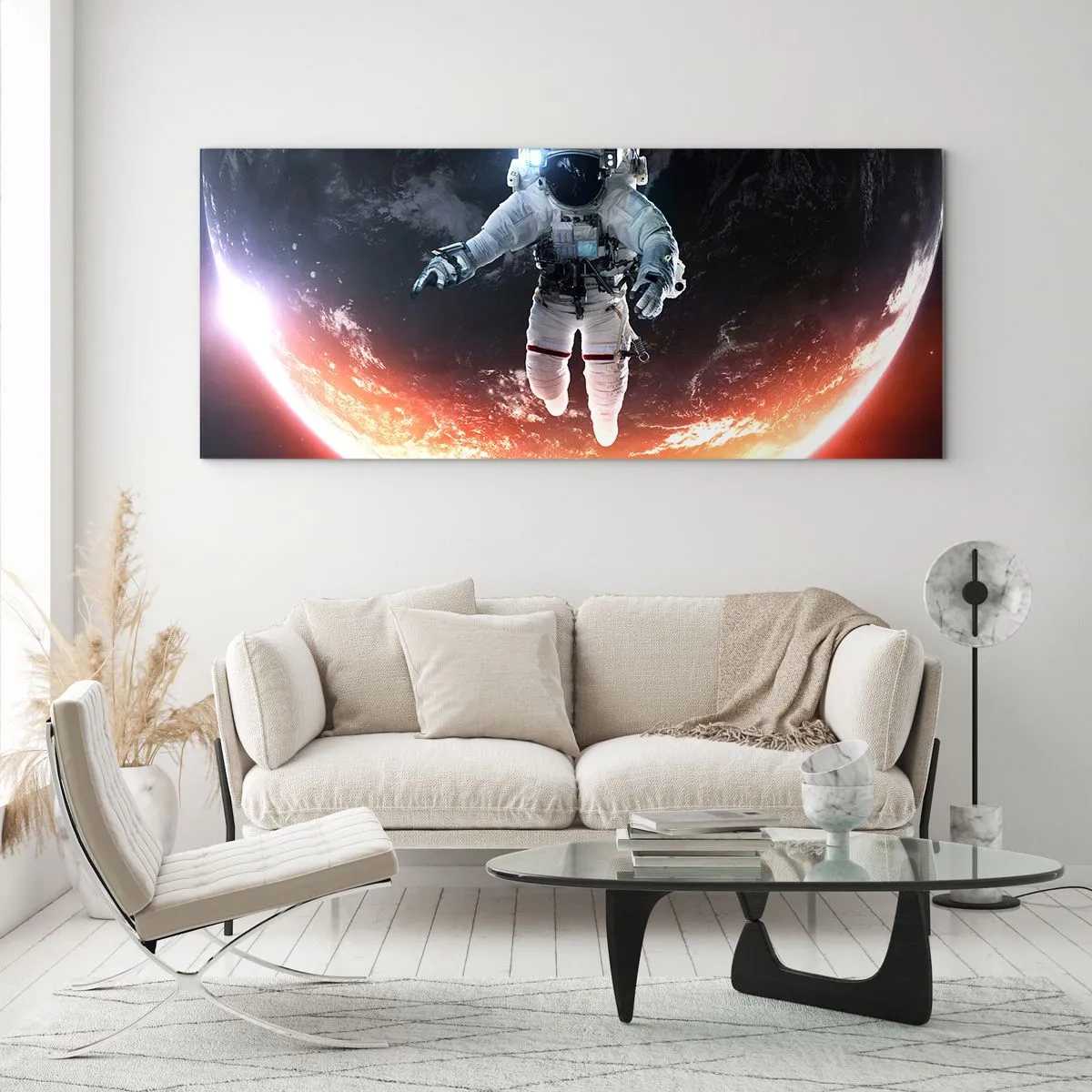 Glasbild - Bild auf glas - Ein Astronaut schwebt über einer sonnenbeschienenen Erde - 160x50cm - Kann ich noch eine Weile bleiben? - Moderne Wanddekoration für Wohnzimmer und Schlafzimmer ARTTOR