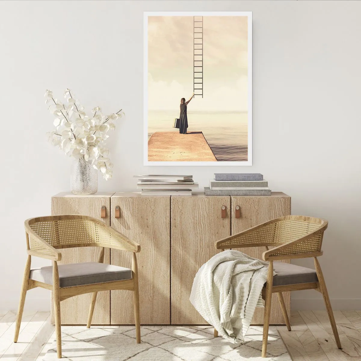 Poster - Eine Frau auf einem Pier greift nach einer Leiter, die in den Himmel führt - 50x70cm - Eine magische Reise - Moderne Wanddekoration für Wohnzimmer und Schlafzimmer ARTTOR