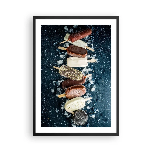 Poster in einem schwarzem Rahmen - Verschiedene Eis am Stiel, umgeben von Eis vor einem dunklen Himmel - 50x70cm - Geschmack des heißen Sommers - Moderne Wanddekoration für Wohnzimmer und Schlafzimmer ARTTOR
