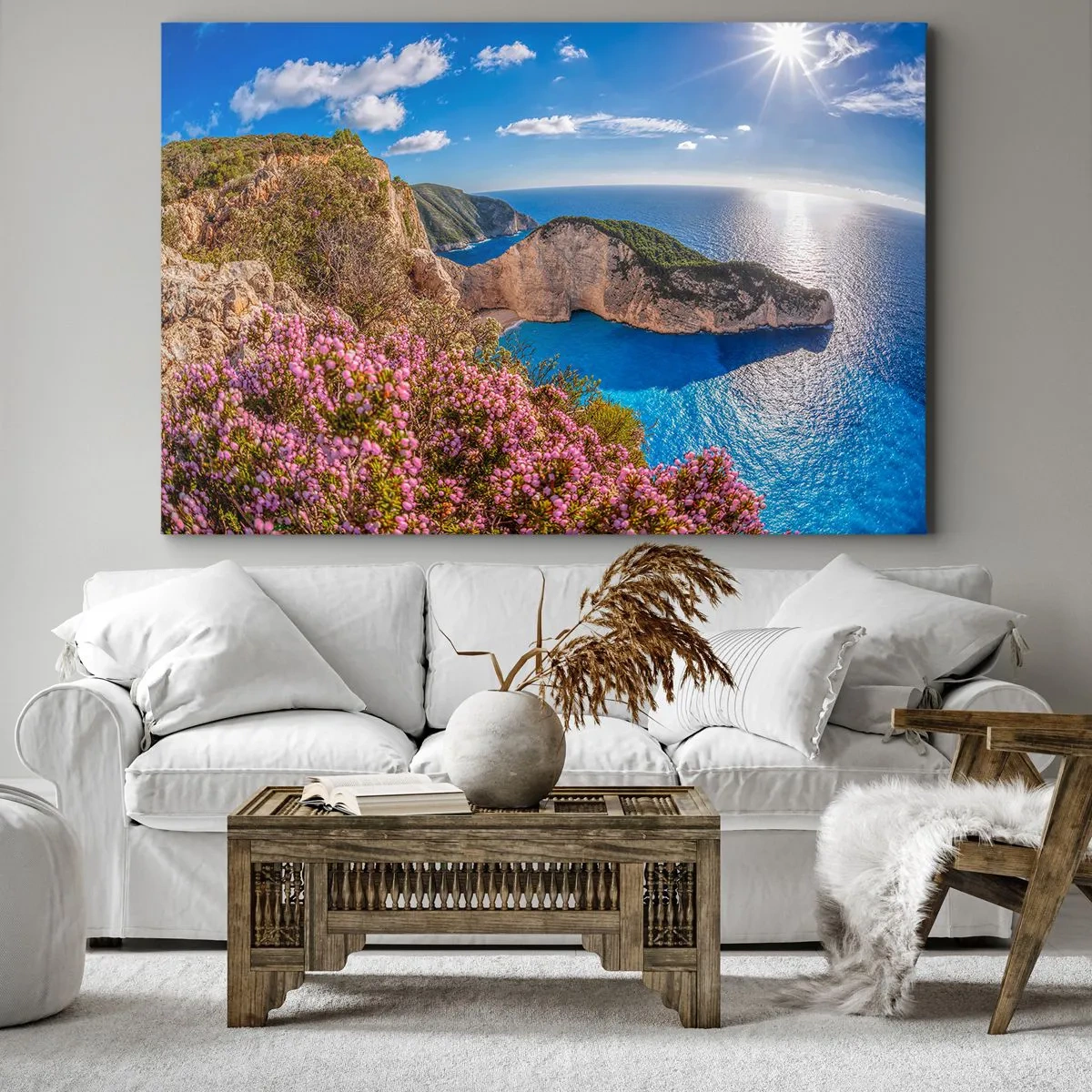 Bild auf Leinwand - Leinwandbild - Eine Klippe mit Blumen, ein türkisfarbenes Meer und eine sonnige griechische Landschaft - 70x50cm - Mein toller Griechenlandurlaub - Moderne Wanddekoration für Wohnzimmer und Schlafzimmer ARTTOR