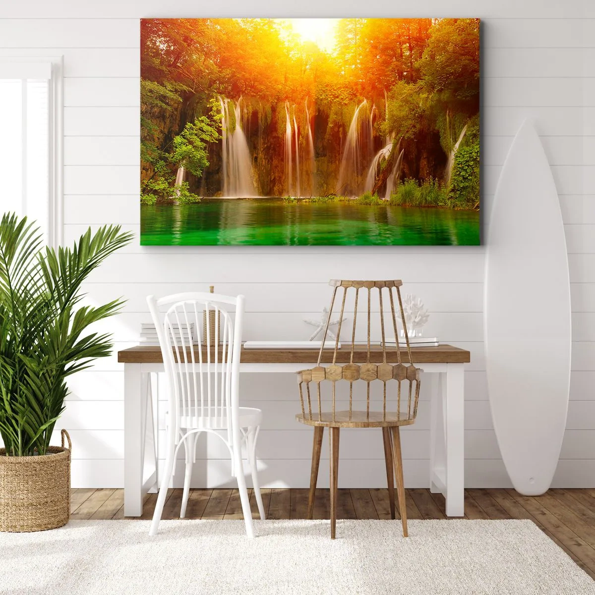 Bild auf Leinwand - Leinwandbild - Wasserfälle umgeben von Grün im Schein der untergehenden Sonne - 120x80cm - In der Sonne und im Schatten - Moderne Wanddekoration für Wohnzimmer und Schlafzimmer ARTTOR