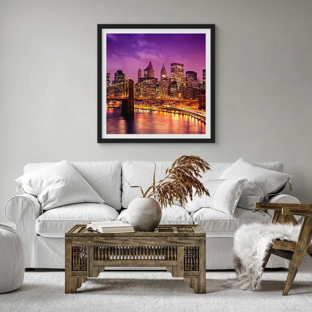 Poster in einem schwarzem Rahmen - Violett-goldenes Manhathann - 30x30 cm
