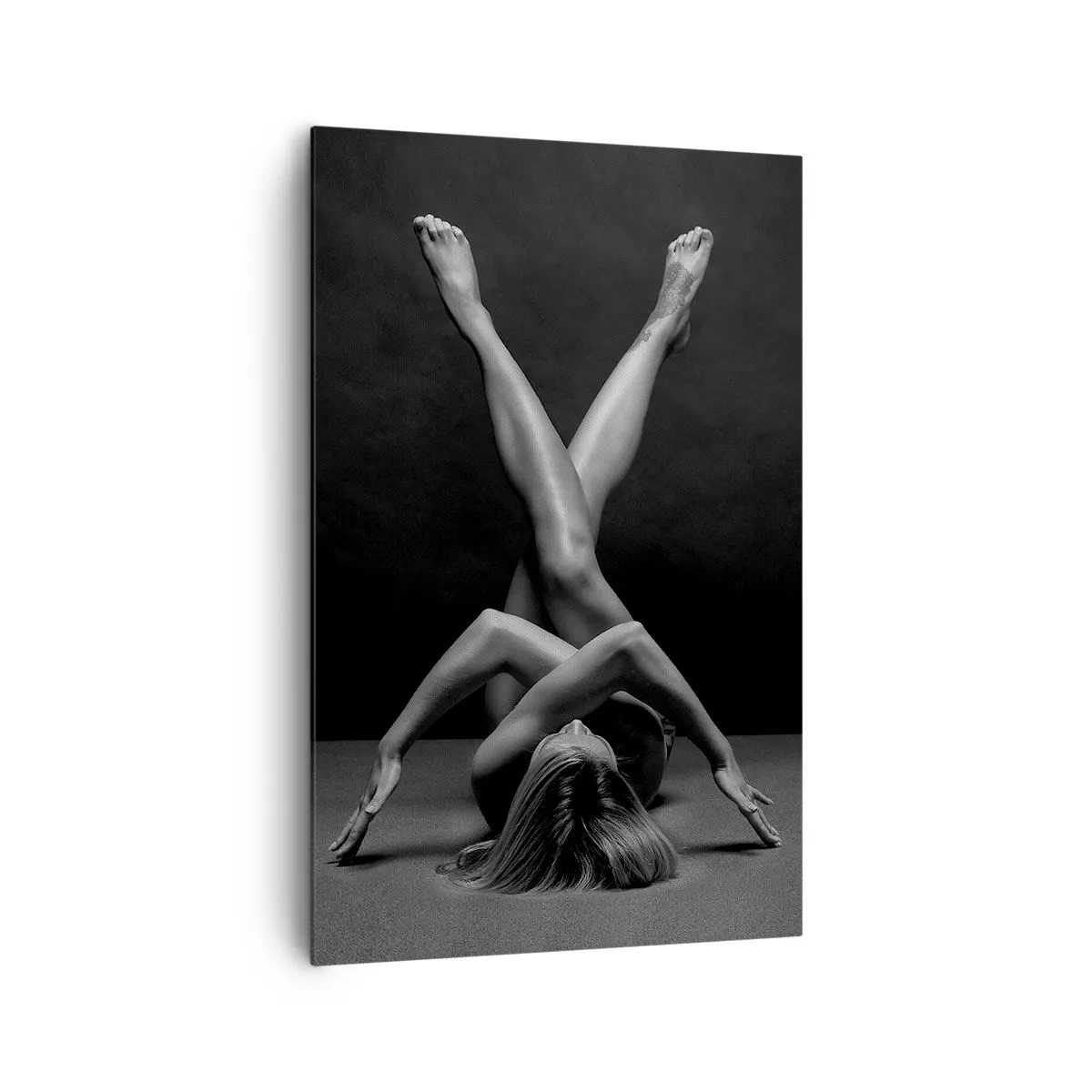 Bild auf Leinwand - Leinwandbild - Eine künstlerische Interpretation einer Frau in Schwarzweiß - 80x120cm - Die Geometrie der Nacktheit - Moderne Wanddekoration für Wohnzimmer und Schlafzimmer ARTTOR