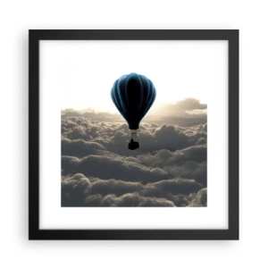 Poster in einem schwarzem Rahmen - Ein Wanderer über den Wolken - 30x30 cm