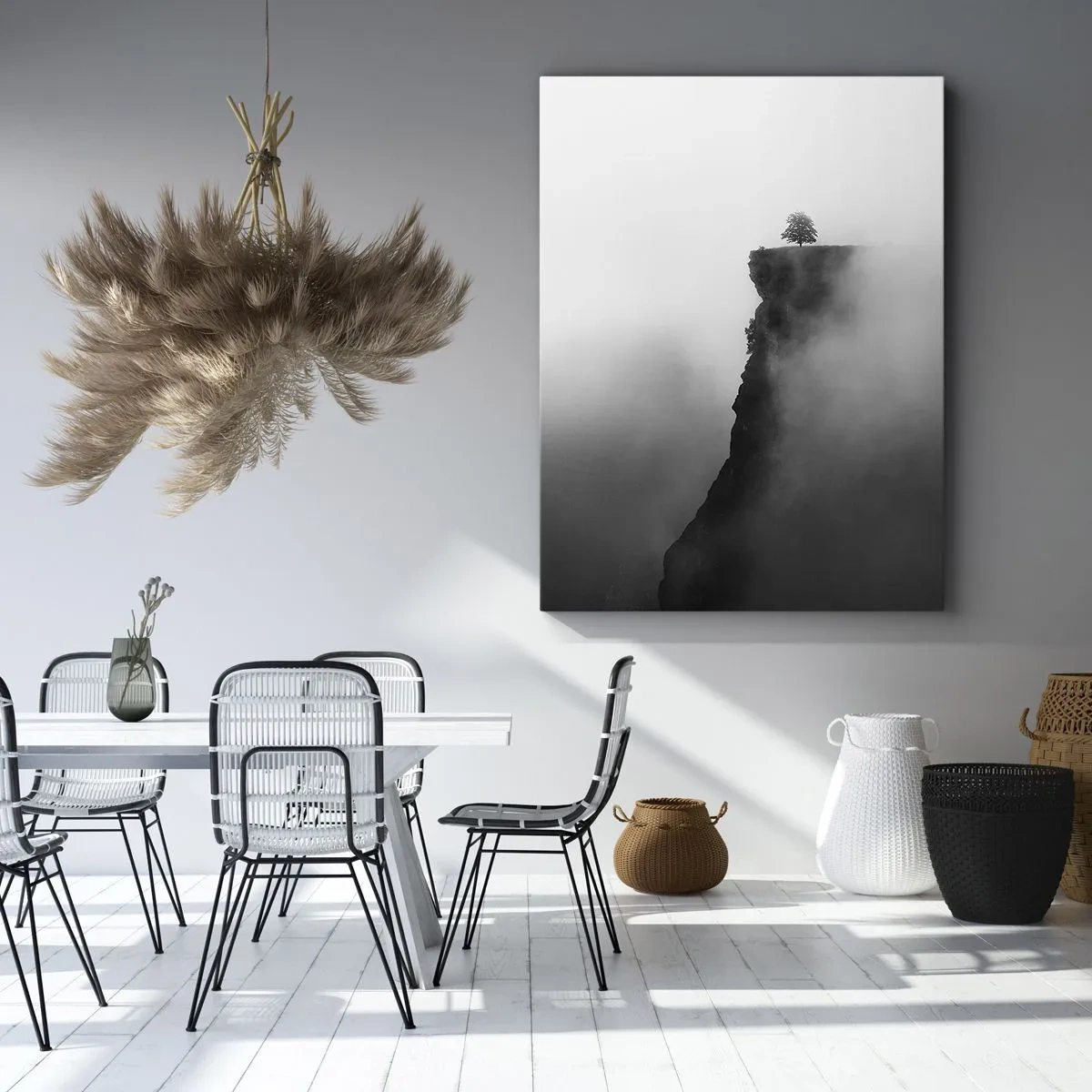 Bild auf Leinwand - Leinwandbild - Ein einsamer Baum am Rand einer Klippe, umgeben von Nebel - 50x70cm - Am Rande der Welt - Moderne Wanddekoration für Wohnzimmer und Schlafzimmer ARTTOR