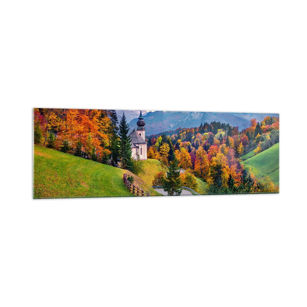 Glasbild - Bild auf glas - Herbstliche Berglandschaft mit Kapelle und Sonnenuntergang - 160x50cm - Landschaftsartige Malerei - Moderne Wanddekoration für Wohnzimmer und Schlafzimmer ARTTOR