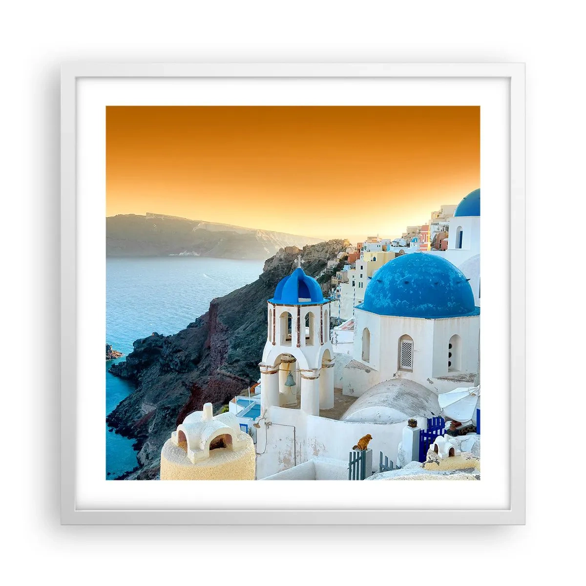 Poster in einem weißen Rahmen - Santorini - an die Felsen gekuschelt - 50x50 cm