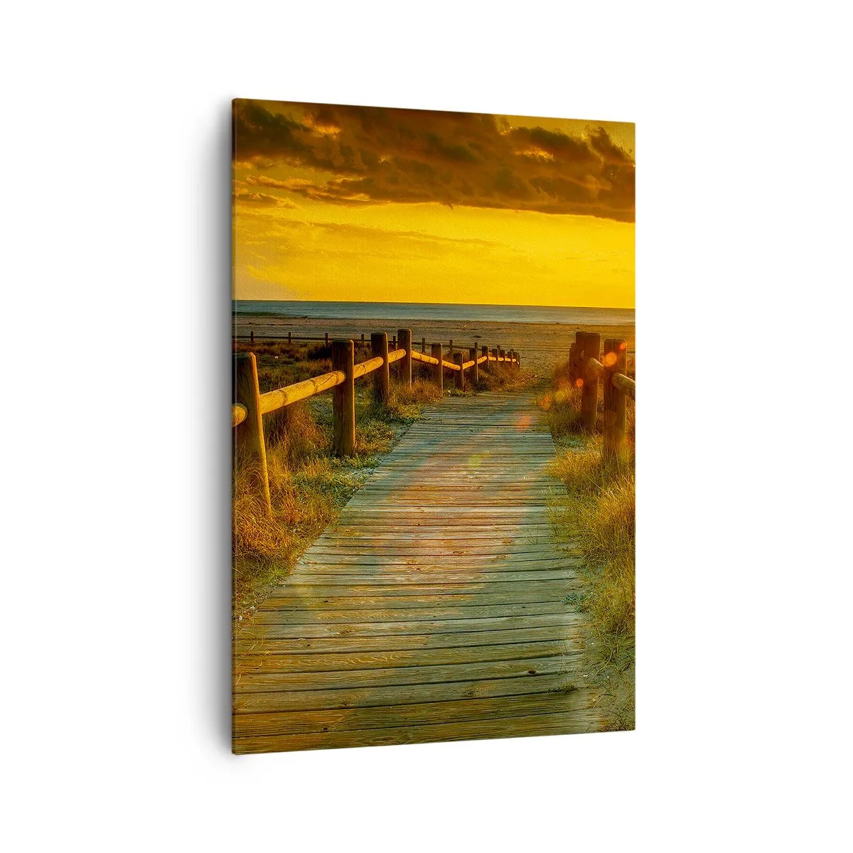 Bild auf Leinwand - Leinwandbild - Ein Holzweg, der im Schein der untergehenden Sonne zum Strand führt - 70x100cm - In altem Gold gebadet - Moderne Wanddekoration für Wohnzimmer und Schlafzimmer ARTTOR