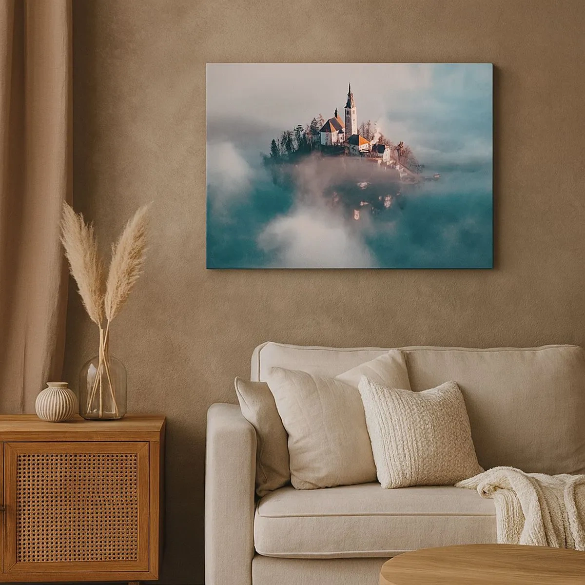 Bild auf Leinwand - Leinwandbild - Eine malerische Insel mit einer im Nebel verborgenen Kirche - 70x50cm - Trauminsel - Moderne Wanddekoration für Wohnzimmer und Schlafzimmer ARTTOR