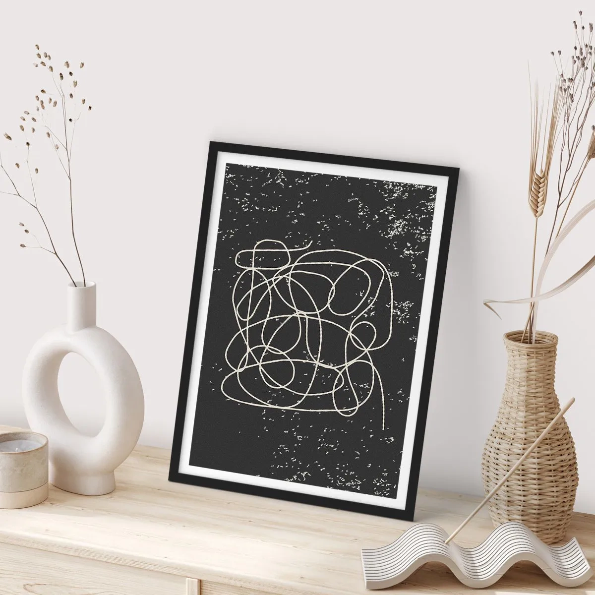 Poster in einem schwarzem Rahmen - Chaotische Linien auf schwarzem Hintergrund mit weißen Punkten - 50x70cm - Wandernde, umherschweifende Gedanken - Moderne Wanddekoration für Wohnzimmer und Schlafzimmer ARTTOR
