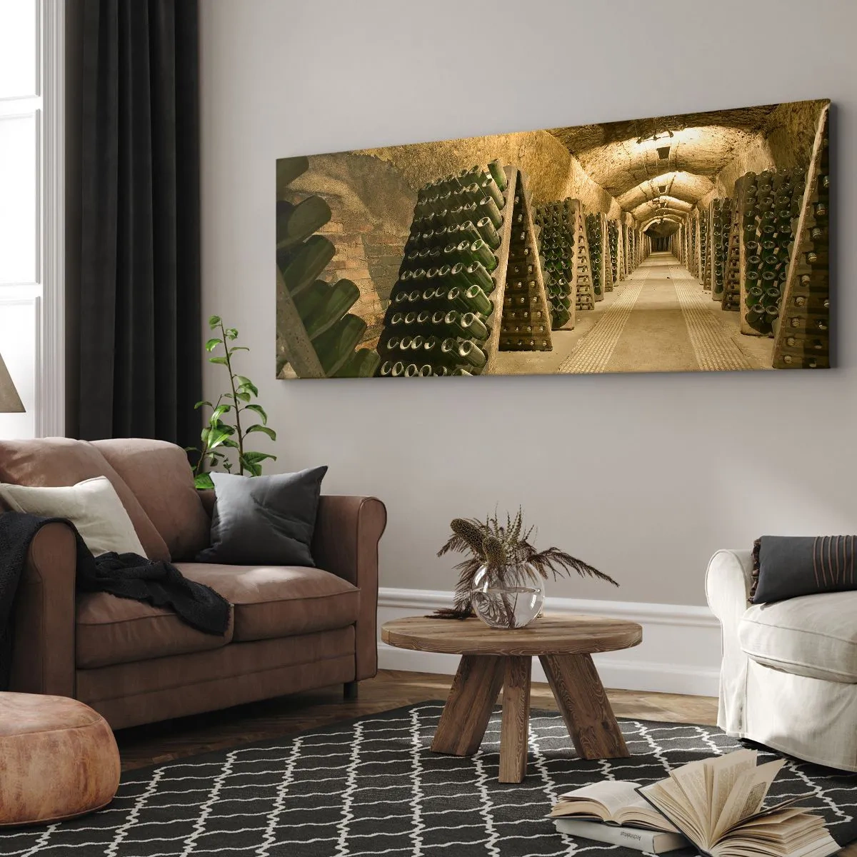 Bild auf Leinwand - Leinwandbild - Ein Weinberg mit einem Keller voller Weinflaschen, die auf Holzregalen ausgestellt sind. - 160x50cm - Die Geburt des Geschmacks - Moderne Wanddekoration für Wohnzimmer und Schlafzimmer ARTTOR