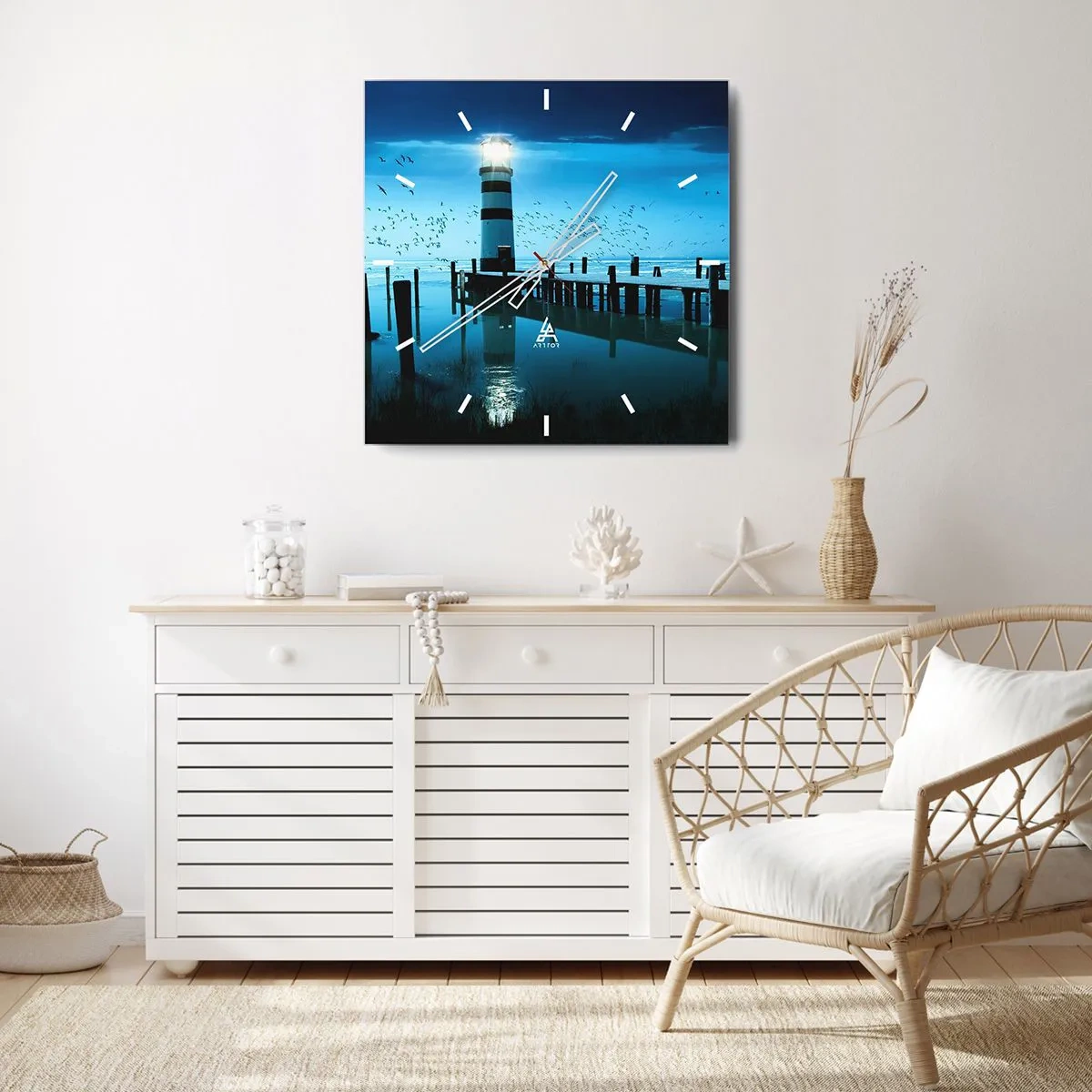 Wanduhr - Glasuhr - Der Leuchtturm am Pier beleuchtet in der Nacht - 30x30cm - Und du hast keine Angst vor der Dunkelheit - Moderne Wanddekoration für Wohnzimmer und Schlafzimmer ARTTOR
