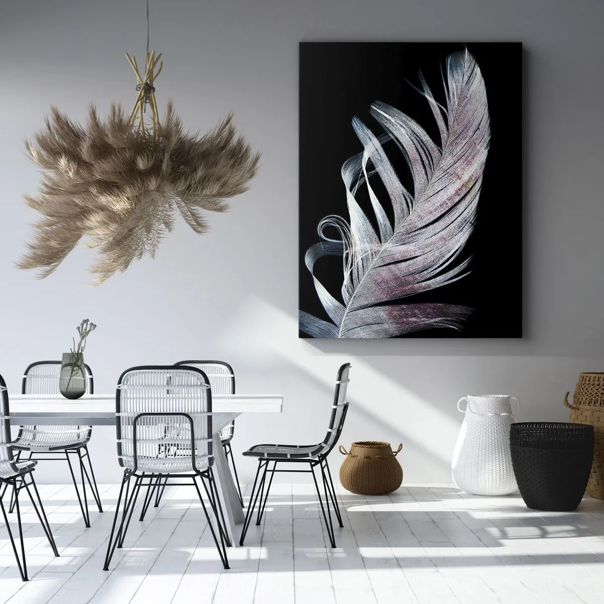 Bild auf Leinwand - Leinwandbild - Eine zarte Feder auf schwarzem Hintergrund in einem künstlerischen Ansatz - 70x100cm - Denke an Berührung - Moderne Wanddekoration für Wohnzimmer und Schlafzimmer ARTTOR