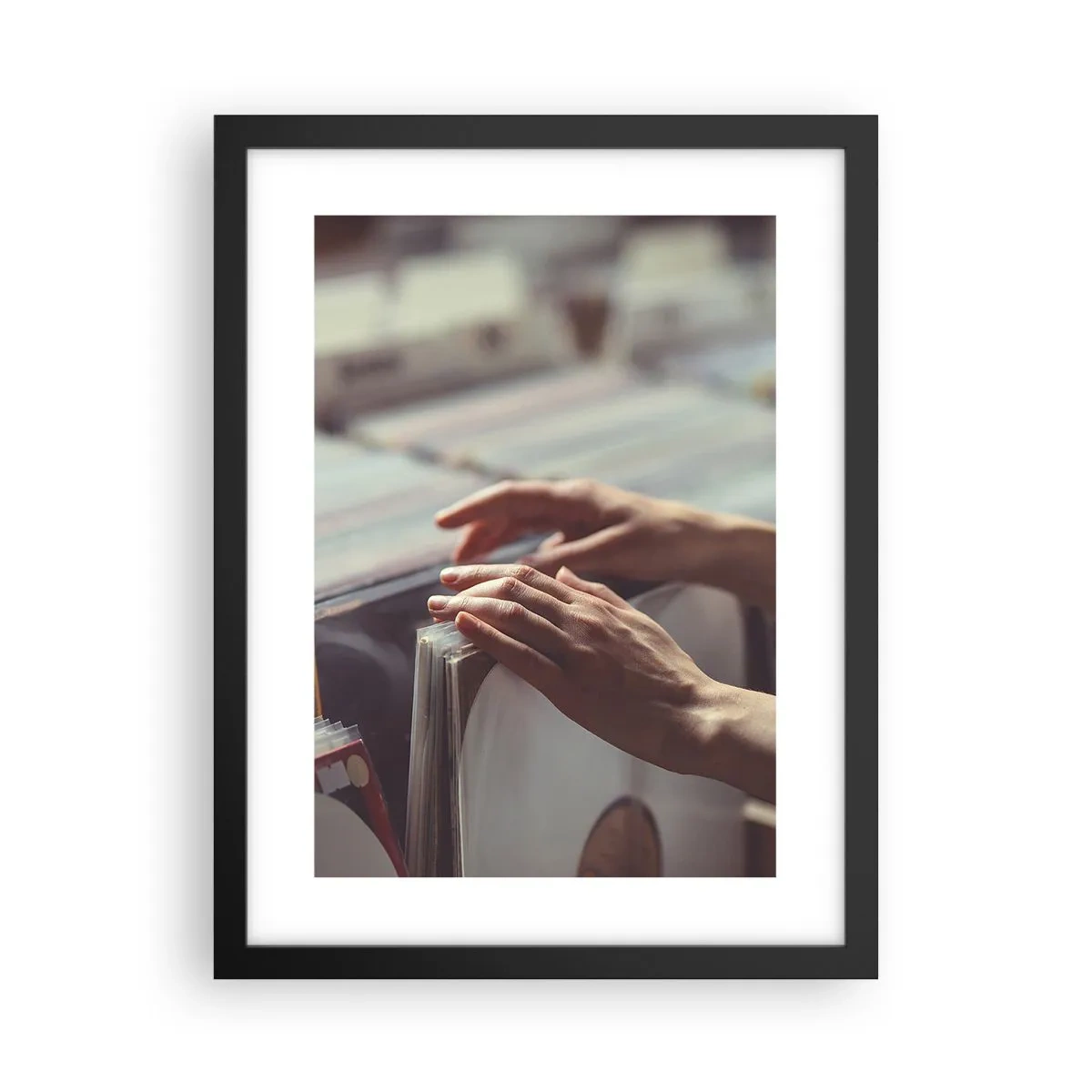 Poster in einem schwarzem Rahmen - Auf der Suche nach Emotionen - 30x40 cm