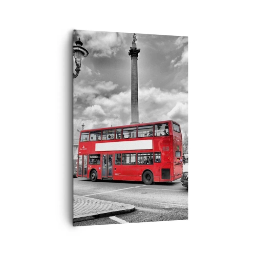 Bild auf Leinwand - Leinwandbild - Ein roter Doppeldeckerbus vor einer schwarz-weißen Stadtkulisse - 80x120cm - Der wahre Blutkreislauf der Stadt - Moderne Wanddekoration für Wohnzimmer und Schlafzimmer ARTTOR
