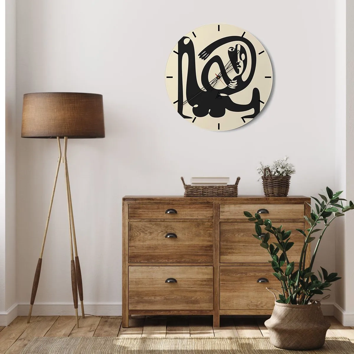 Wanduhr - Glasuhr - Eine schwarze Figur im abstrakten Stil auf cremefarbenem Hintergrund - 30x30cm - Fast wie Picasso - Moderne Wanddekoration für Wohnzimmer, Küche und Schlafzimmer ARTTOR