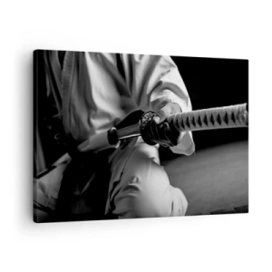 Bild auf Leinwand - Leinwandbild - Ein Samurai im Kimono hält ein Katana in Schwarz und Weiß. - 70x50cm - Kriegerseele - Moderne Wanddekoration für Wohnzimmer und Schlafzimmer ARTTOR