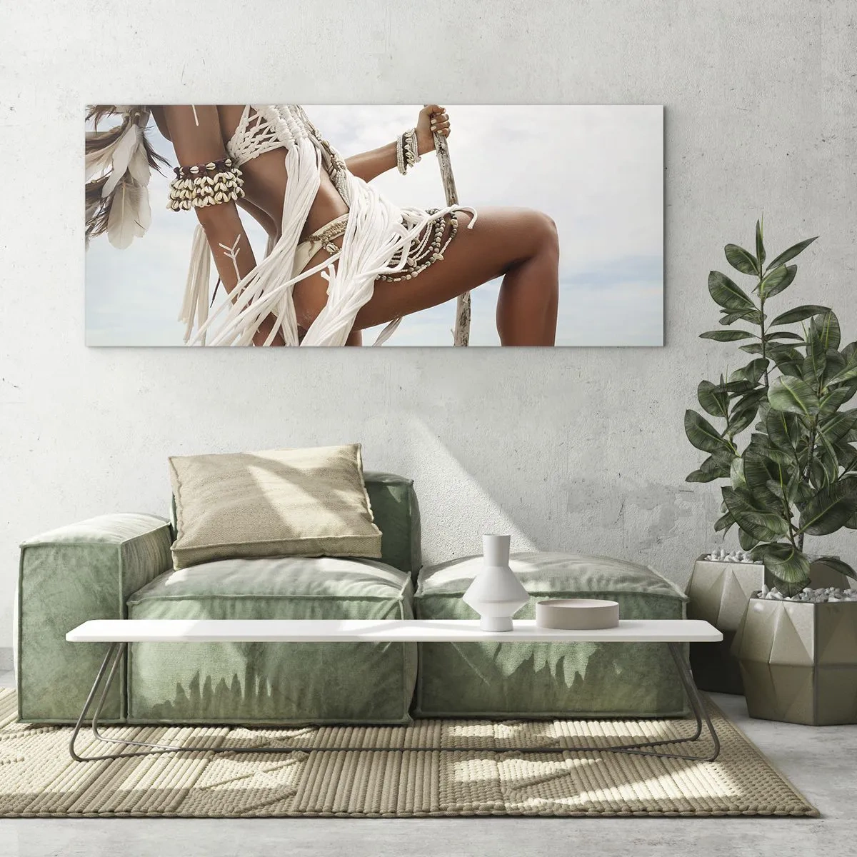 Glasbild - Bild auf glas - Eine Frauenfigur mit ethnischen Ornamenten und Kleidung vor dem Hintergrund einer tropischen Landschaft. - 120x50cm - Eine Priesterin der Sonne - Moderne Wanddekoration für Wohnzimmer und Schlafzimmer ARTTOR