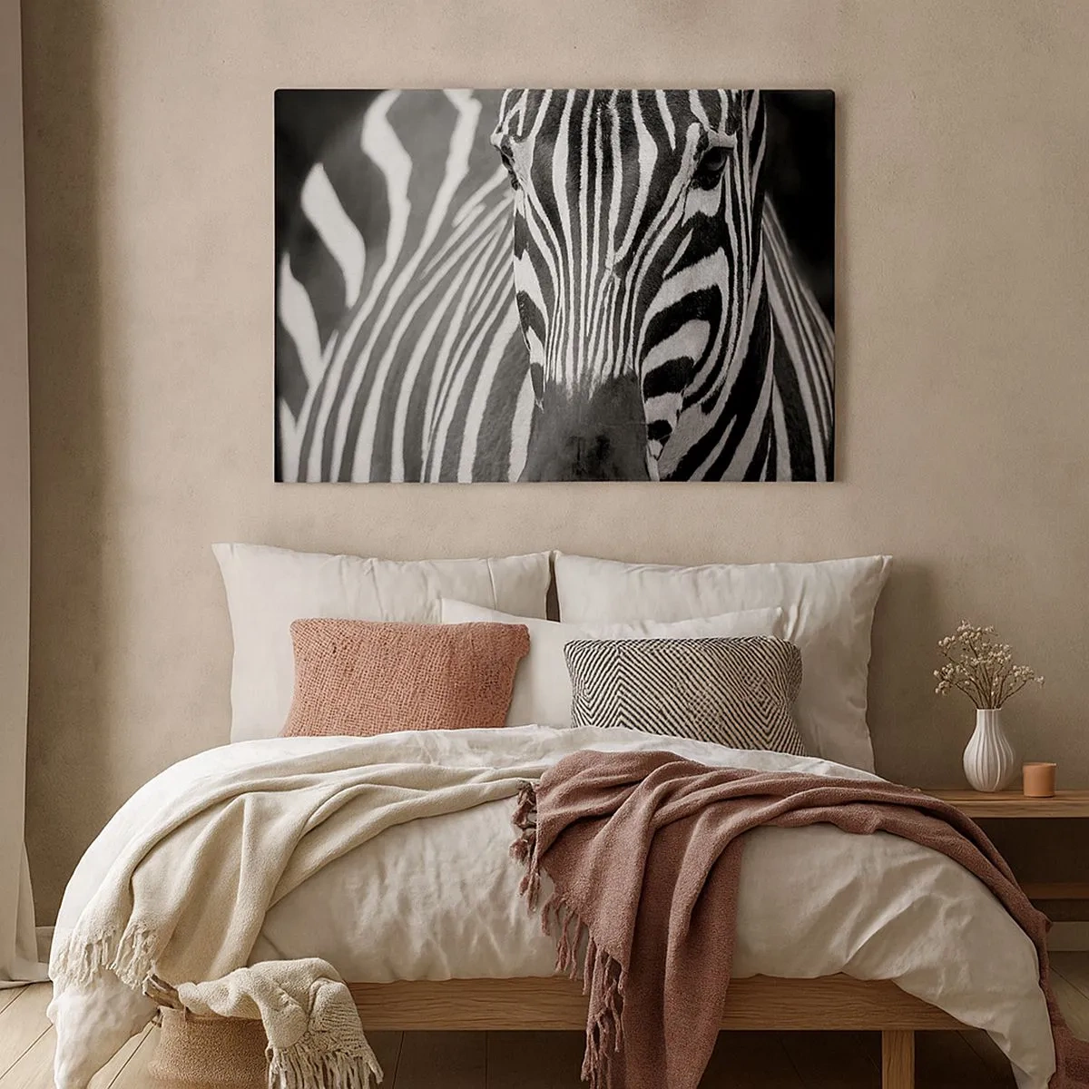 Bild auf Leinwand - Leinwandbild - Eine Schwarz-Weiß-Nahaufnahme eines Zebras mit seinen charakteristischen Streifen. - 70x50cm - Die Welt ist schwarz und weiß - Moderne Wanddekoration für Wohnzimmer und Schlafzimmer ARTTOR
