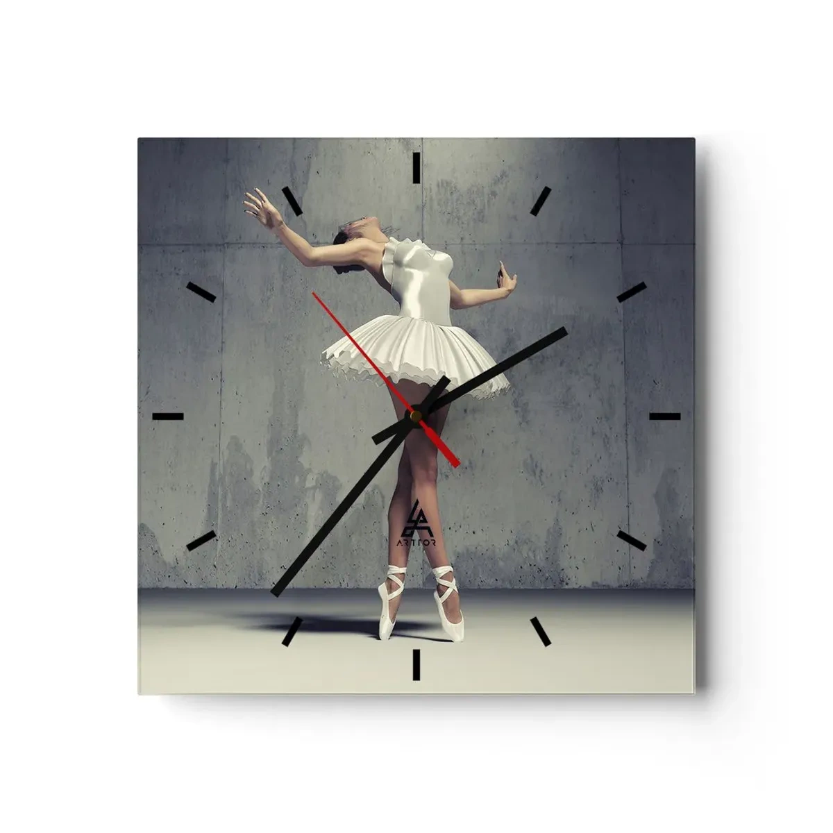 Wanduhr - Glasuhr - Eine Balletttänzerin in einem weißen Kleid vor einer rohen Wand. - 30x30cm - Leicht wie ein Vogel - Moderne Wanddekoration für Wohnzimmer und Schlafzimmer ARTTOR