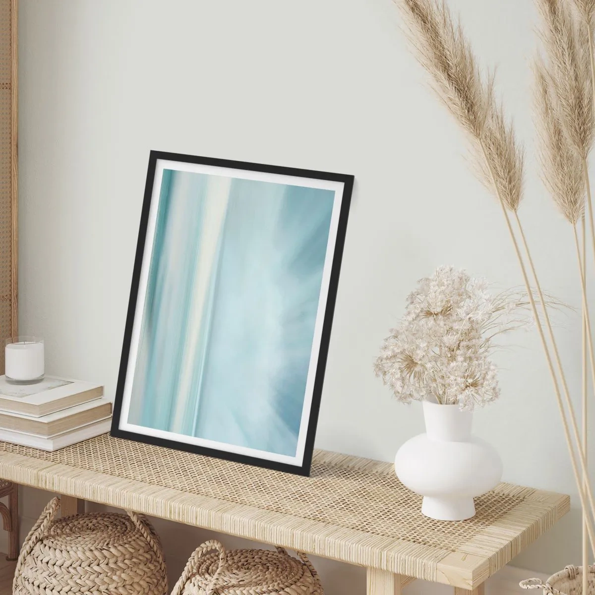 Poster in einem schwarzem Rahmen - Subtile Abstraktion in Blau- und Weißtönen - 50x70cm - Frieden bis zum Horizont - Moderne Wanddekoration für Wohnzimmer und Schlafzimmer ARTTOR