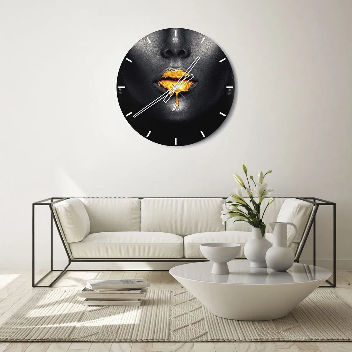 Wanduhr - Glasuhr - Goldene Lippen auf schwarzem Hintergrund im künstlerischen Stil - 30x30cm - Goldmaul - Moderne Wanddekoration für Wohnzimmer, Küche und Schlafzimmer ARTTOR